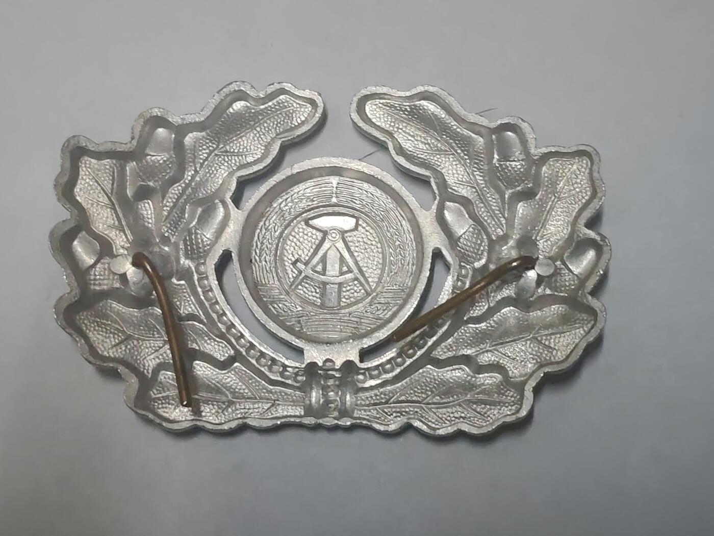 韵星假日拍卖第三十六期 -- Rimey Holidays Auction 36 民主德国帽徽