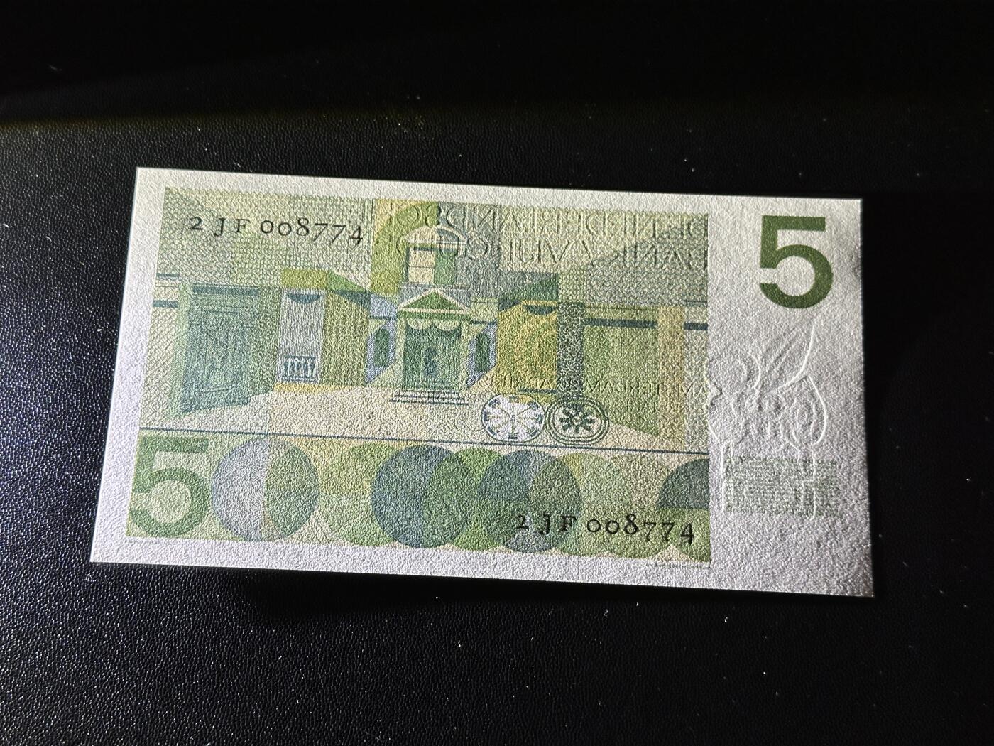 《外钞收藏家》第六百零一期（畅拍场）（本平台长期征集拍品、欢迎藏友们联系合作） 1966年荷兰人像版5盾 全新UNC