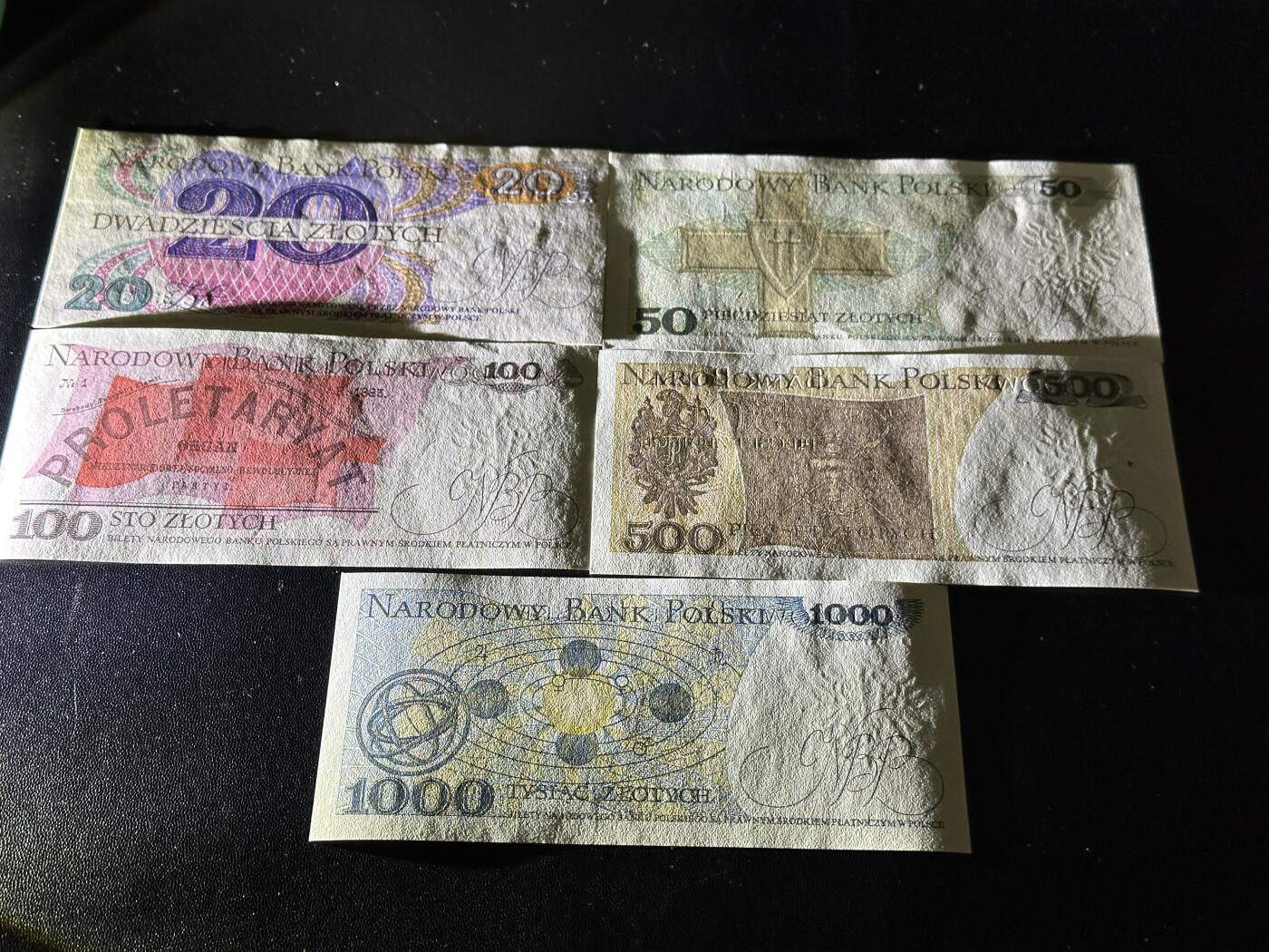 《外钞收藏家》第六百零一期（畅拍场）（本平台长期征集拍品、欢迎藏友们联系合作） 波兰老版本20/50/100/500/1000兹罗提5张小套	UNC 20面额 不太绝