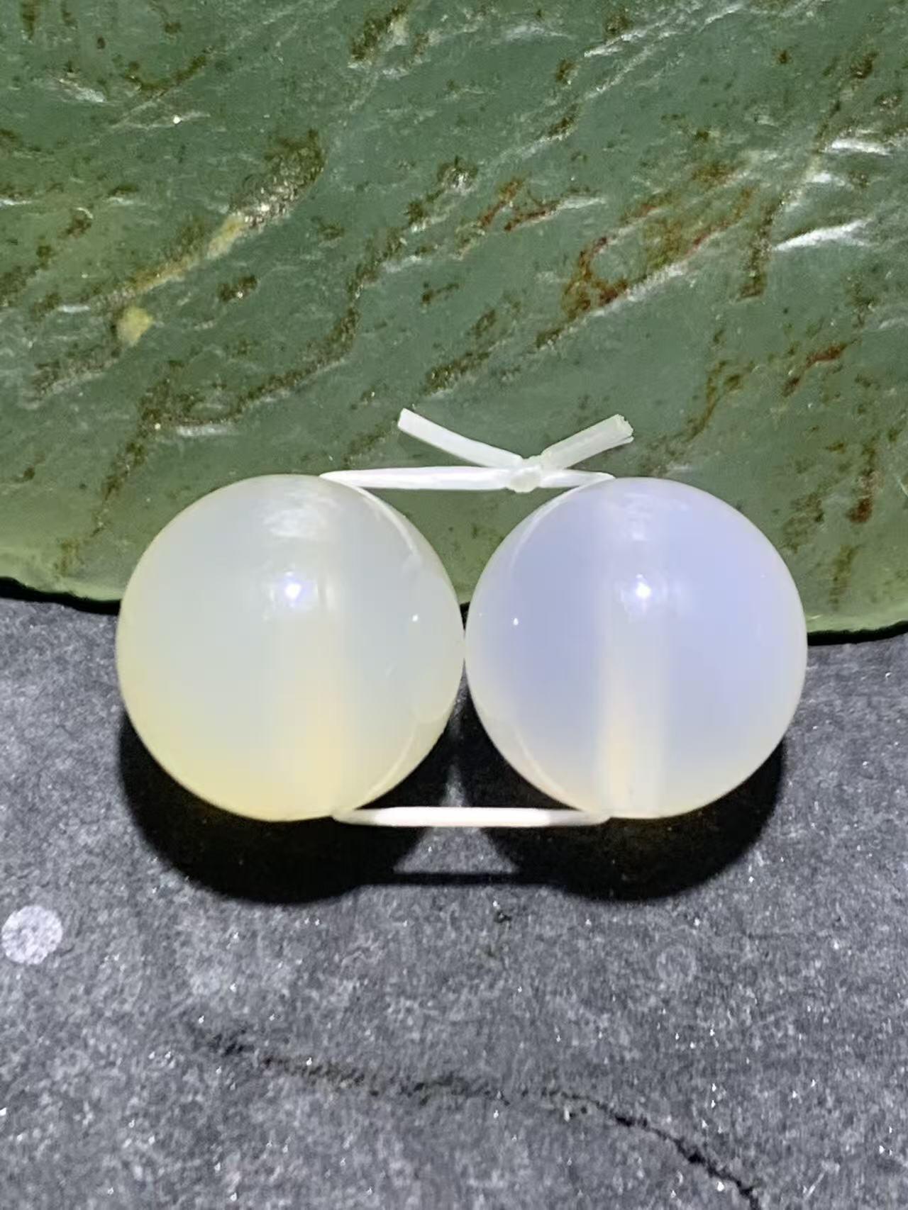 放福利精美荔枝冻腰珠一对，