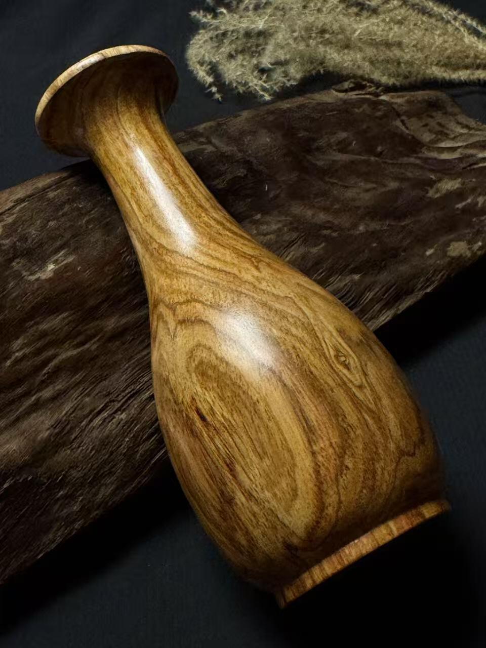 零元拍：海南黄花梨 花瓶 整料掏出，高 165 ，大肚 69，瓶口 50MM