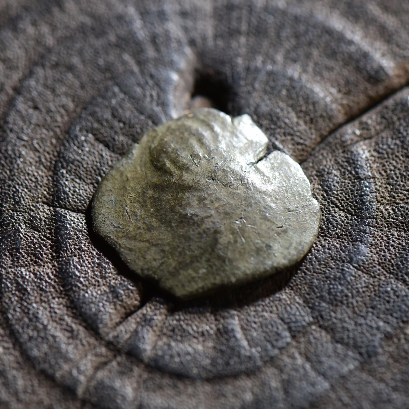 【良泉】【春节前最后一场】2月5日晚19.30点开拍！208组，本场结束后预存钱币的朋友请告知，将连同本场拍品一起邮寄，预祝诸位春节愉快！ 公元1204-1261年【拜占庭】【十字军-拉丁统治】 碟形币，0.92克