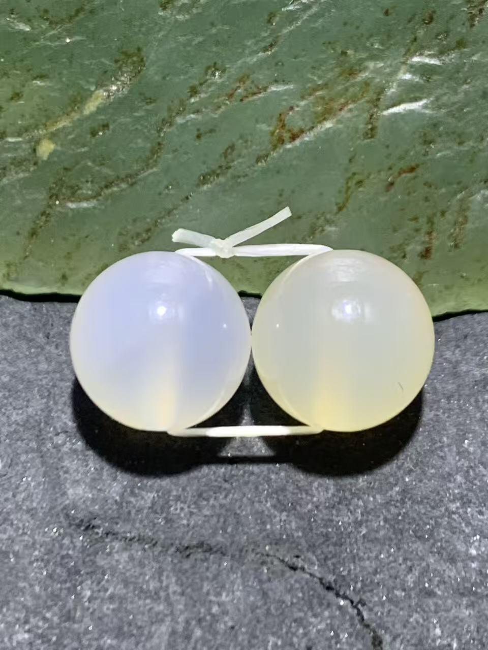 放福利精美荔枝冻腰珠一对，