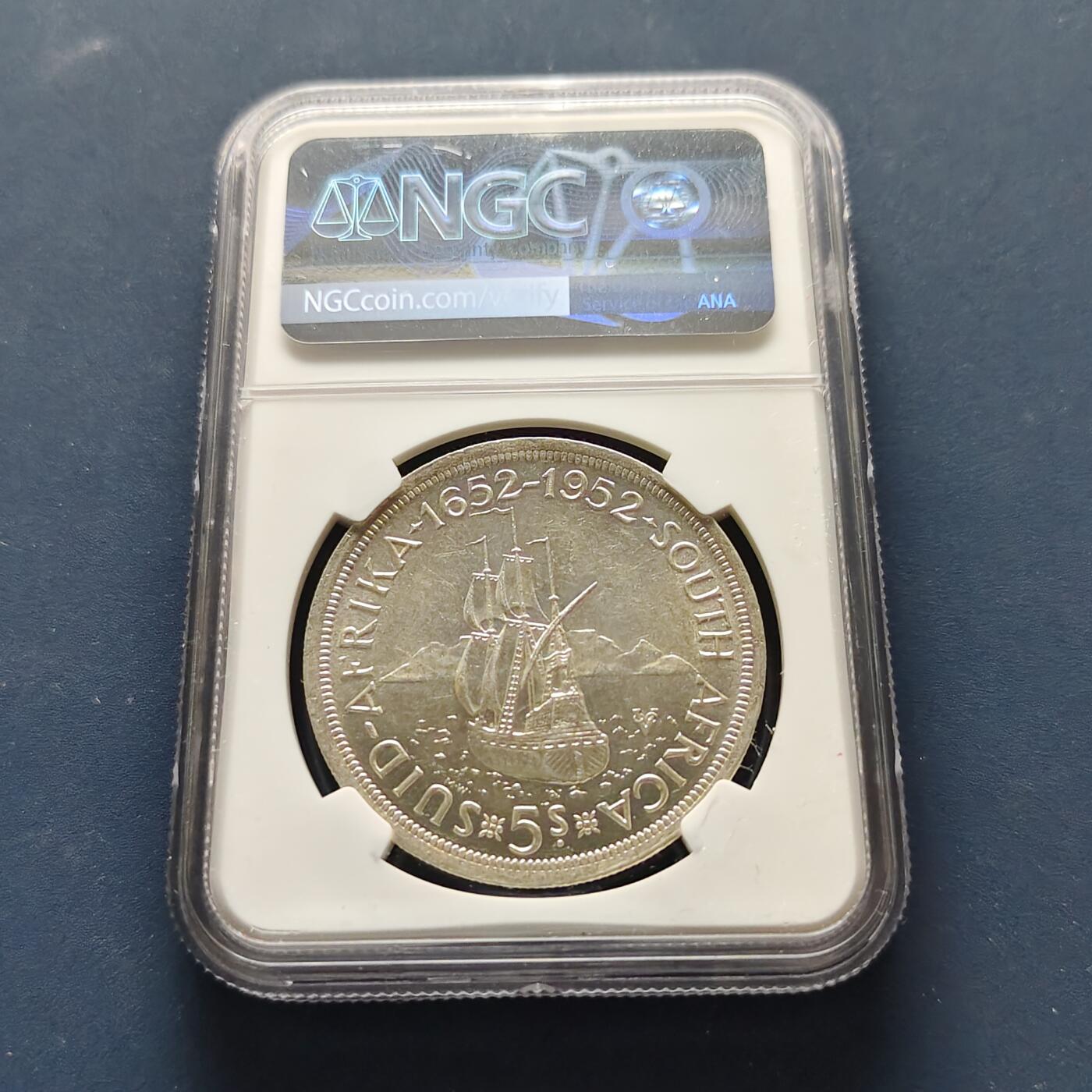 【全场包邮】纯粹捡漏拍493场 南非1952年5先令发现开普敦300周年克朗型纪念大银币-NGC MS62