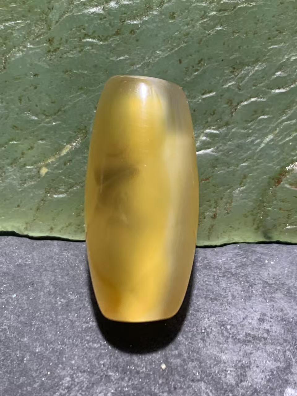 精美高玉化巴西玛瑙随形桶珠一颗，