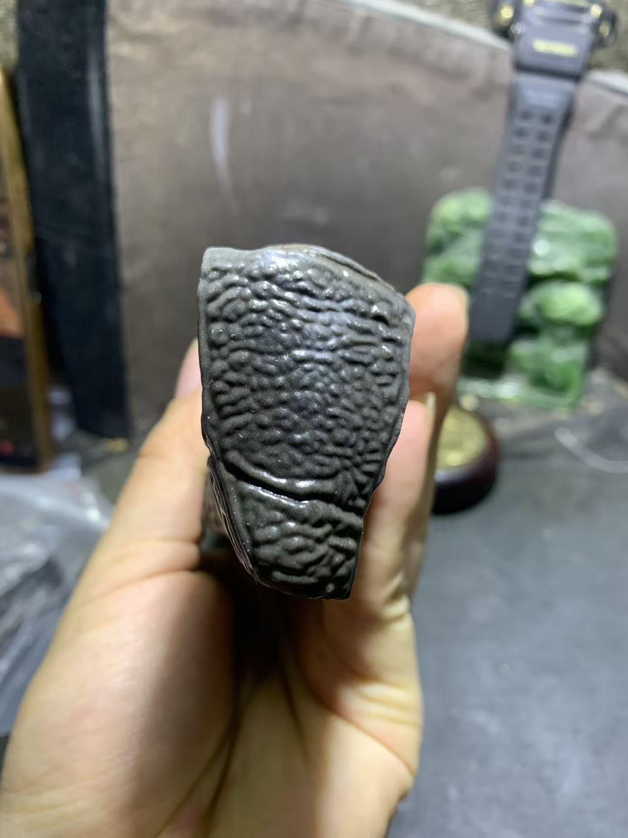 放一块福利，精美新疆泥石把件（摆件）一块