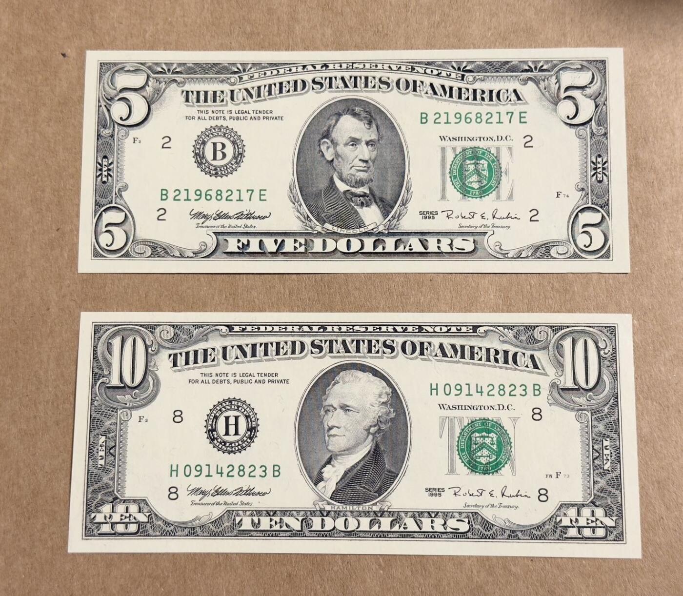 【礼羽收藏】🌏世界钱币拍卖第119期 95年小头版5-10美元两张unc品相