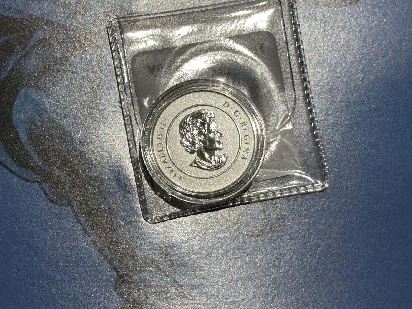 《外钞收藏家》第六百零一期（畅拍场）（本平台长期征集拍品、欢迎藏友们联系合作） 加拿大2013年20加元冰球运动卡装纪念精制银币（8g纯银）