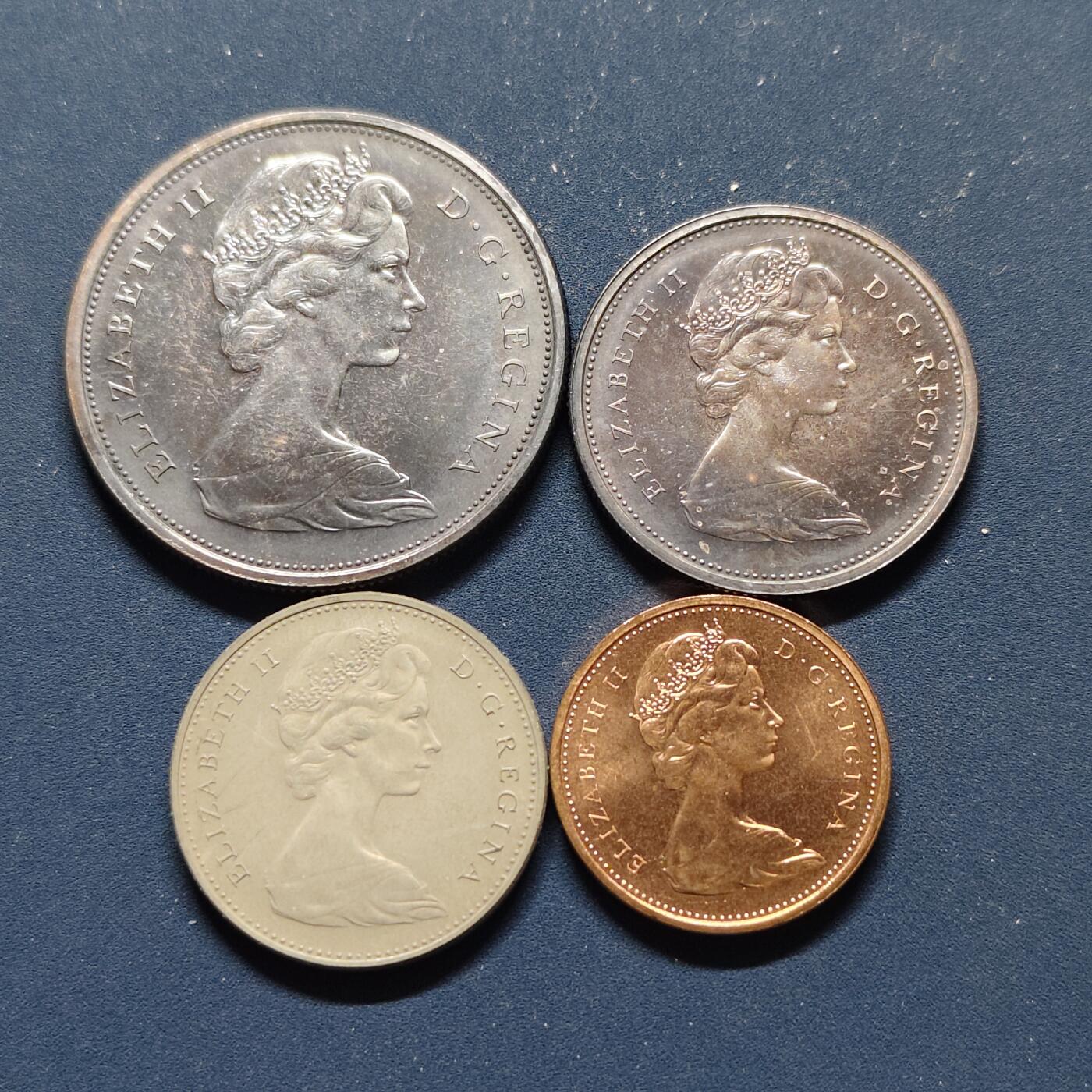 【全场包邮】纯粹捡漏拍493场 加拿大1967年联邦百年纪念币2银1镍1铜 4枚一组UNC好彩包浆【11.66克+5.83克，纯银价约252元（按18元银价折算）】