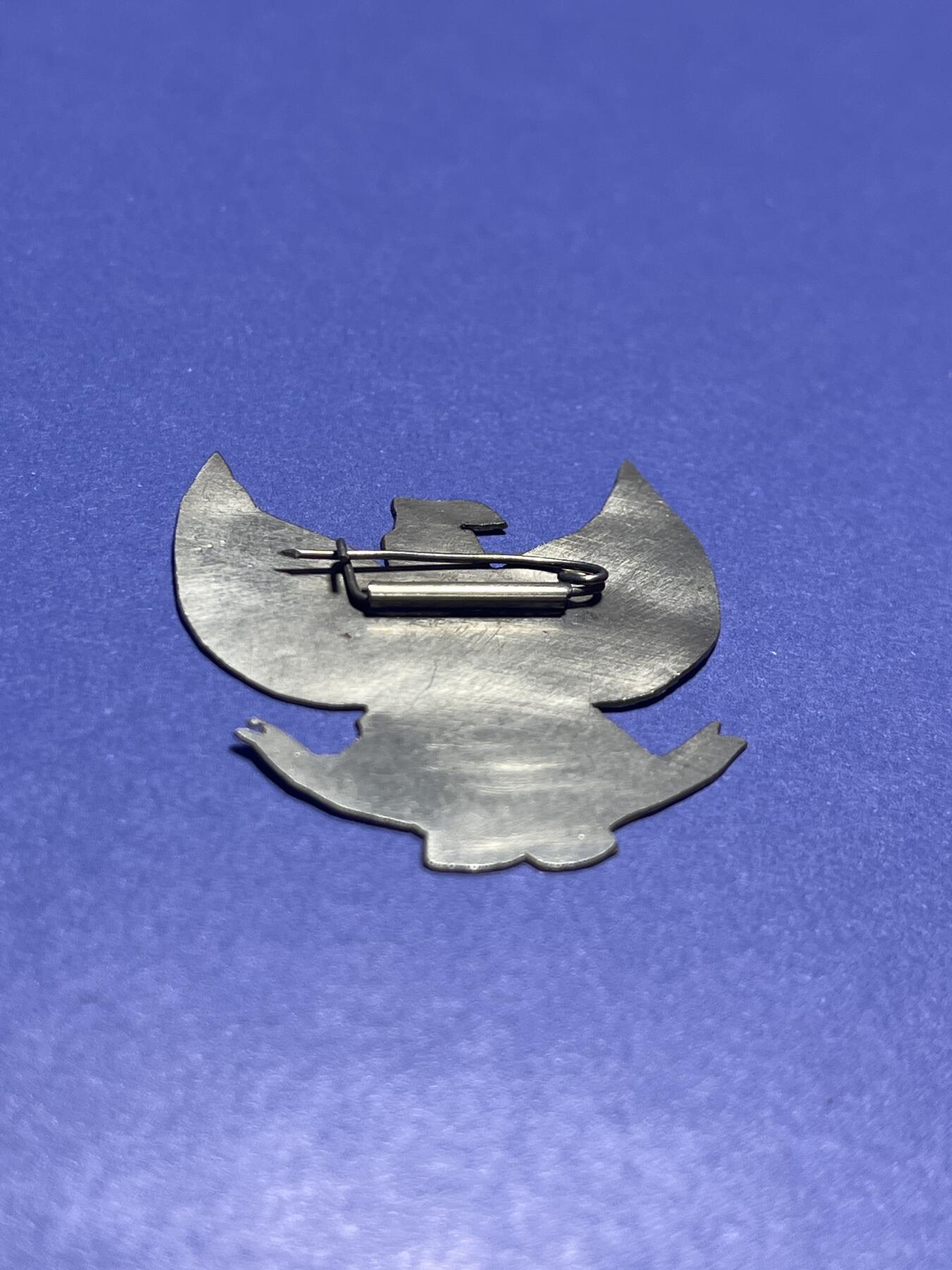 世界各国奖章纪念章徽章无底价拍卖 印度尼西亚国徽主题徽章，标志为印尼的国家象征迦楼罗神鹰