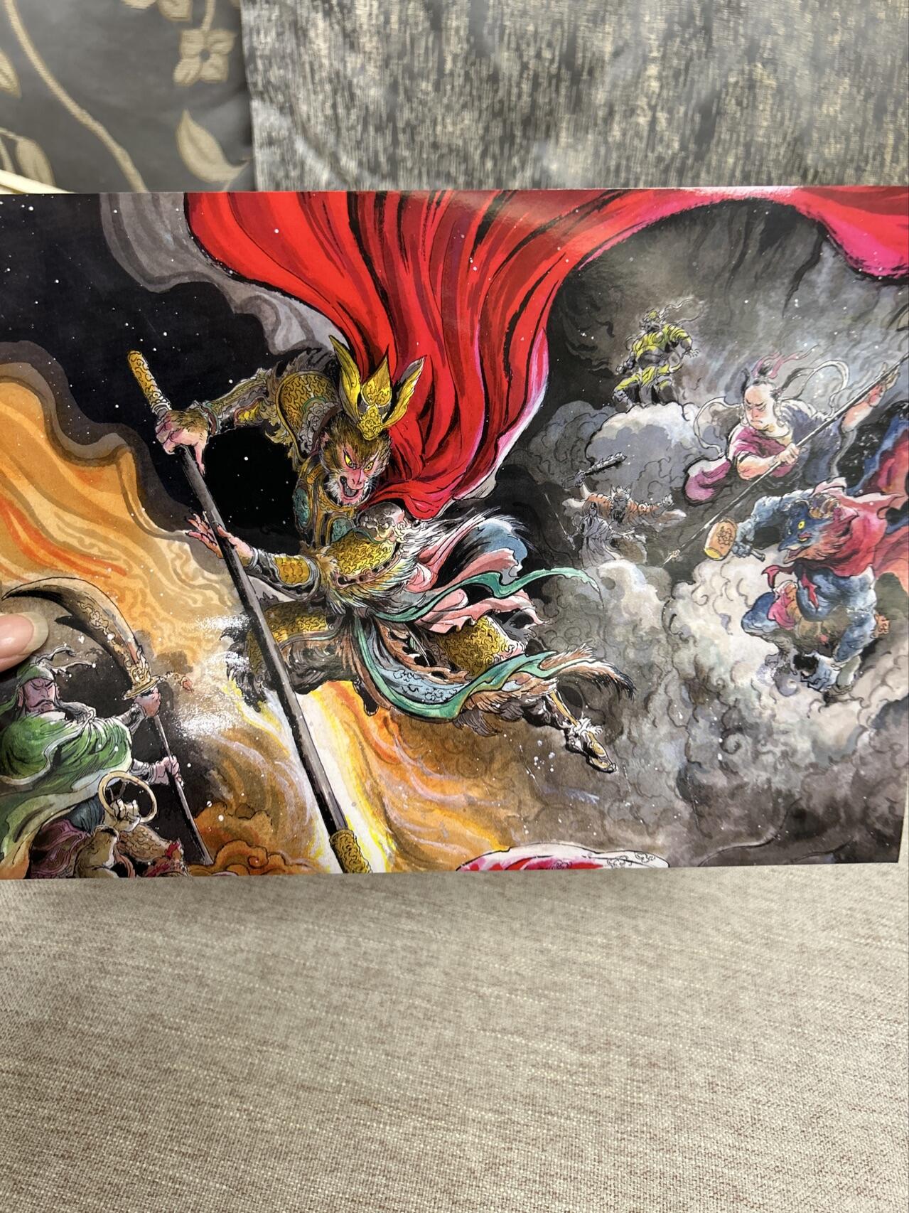 喜灰玩卡拍卖第三期限时免佣金，接代拍，免佣金帮卡友们拍卖，欢迎送拍，释放现金流，让自己有资金可以购买更多喜欢的卡牌，让别的卡友能淘到更多心仪的卡牌 壹泡老师亲签海报一张中间折痕原带，两张a4大小