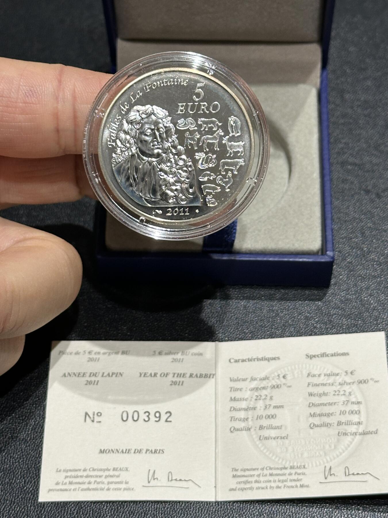 《外钞收藏家》第六百零一期（畅拍场）（本平台长期征集拍品、欢迎藏友们联系合作） 法国2011年中国12生肖兔年5欧精制银币（盒证齐全，发行量仅1万枚，22.2克 90银）