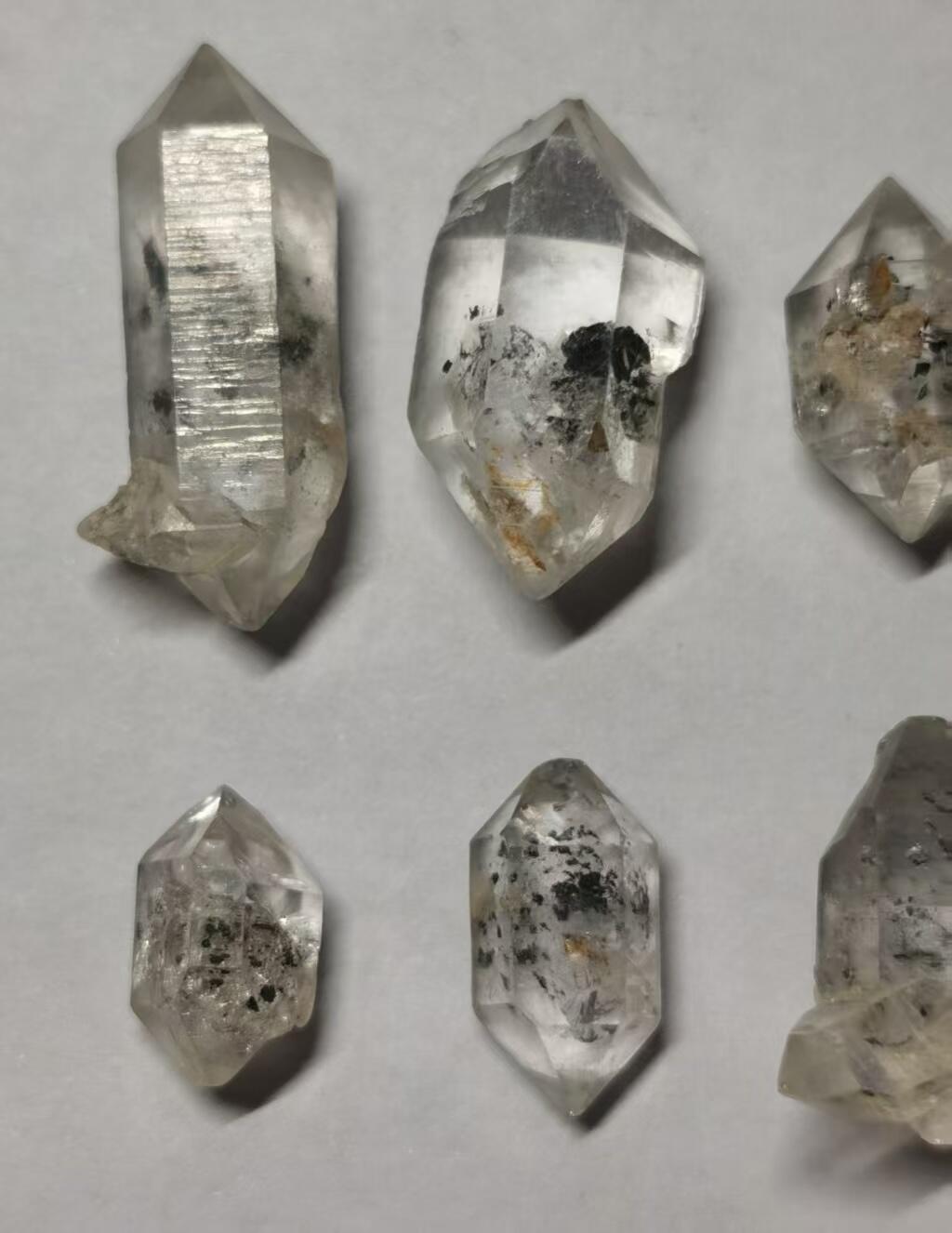 七河·世界钱币杂件水晶矿标小拍（总第33期） 藏家出品 X685（13）云贵闪灵水晶原石 一组 8 件