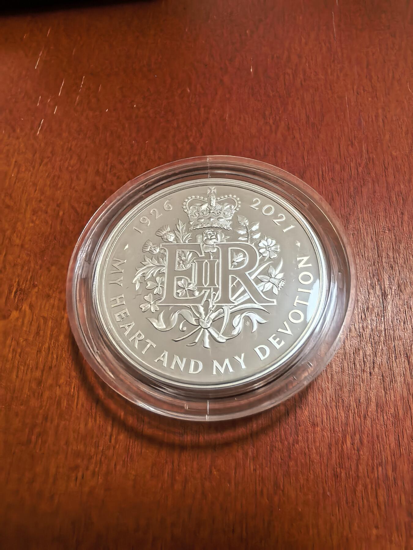 长老汇蛇年精选第九十三场拍卖 2021英国伊丽莎白二世95寿诞5英镑精制加厚银币，56.56克925银，盒证全，1926枚