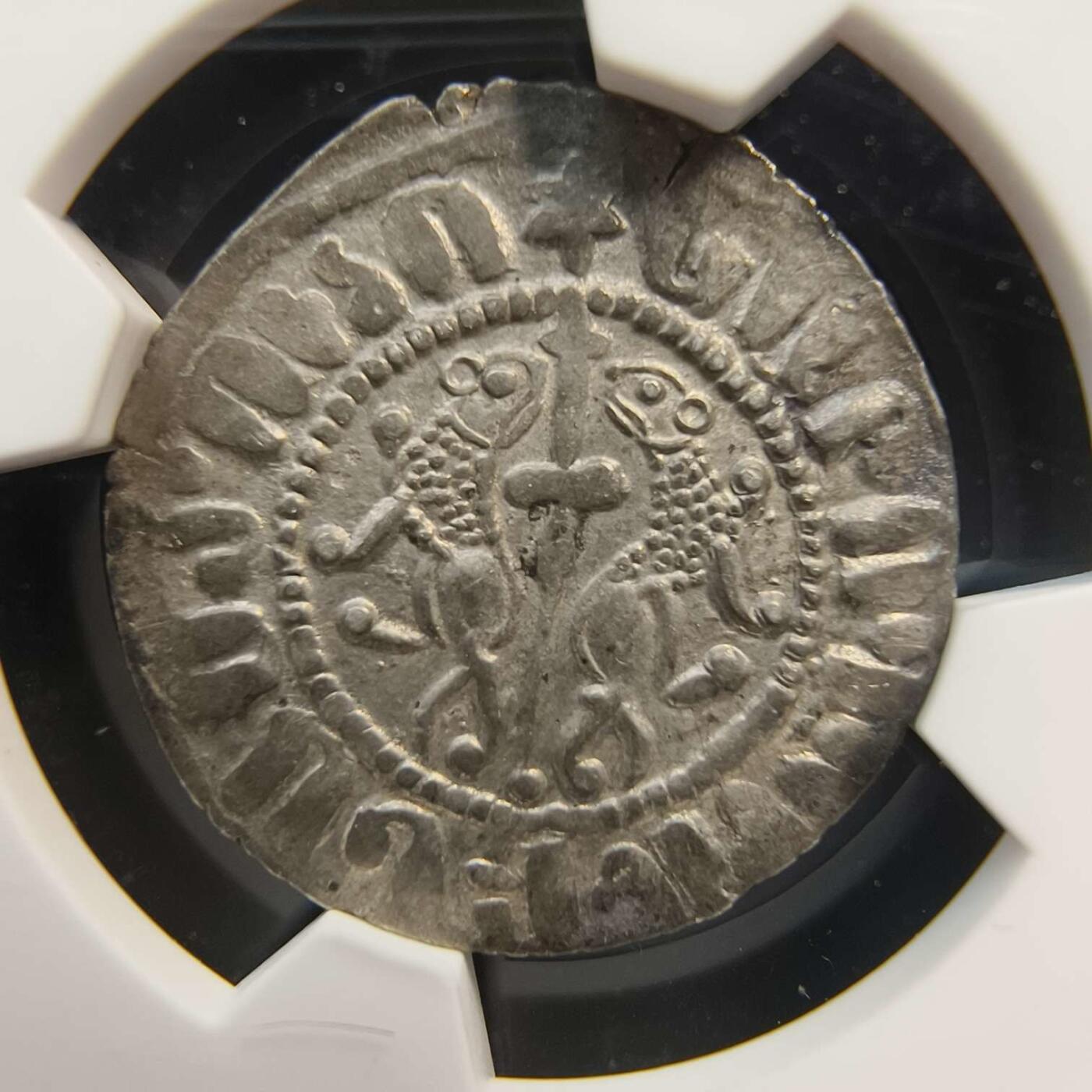 七河·世界钱币杂件水晶矿标小拍（总第33期） （38）k572 奇里乞亚亚美尼亚王国 莱翁一世银币 华夏评级AU55