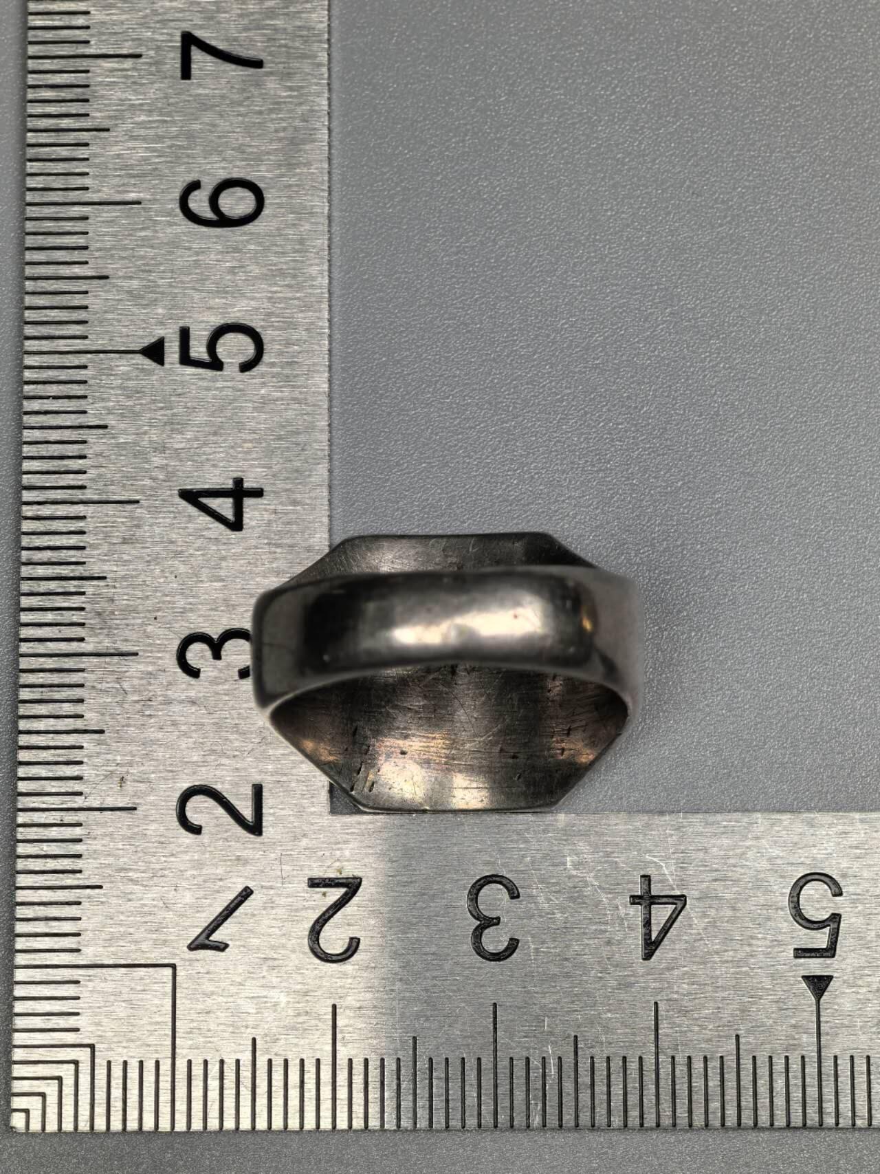 小驴勋章奖章收藏1月10日周六晚六点拍卖（珍爱和平，收藏战争，铭记历史，勿忘国耻，忠党爱国。有偿代拍，送拍规则在简介最后，参拍须阅读规则后再参拍，关系到运费包装发货时效真假辨别等关键信息，拍卖时不再发原图，看大图店主微信码在拍卖店铺介绍里）