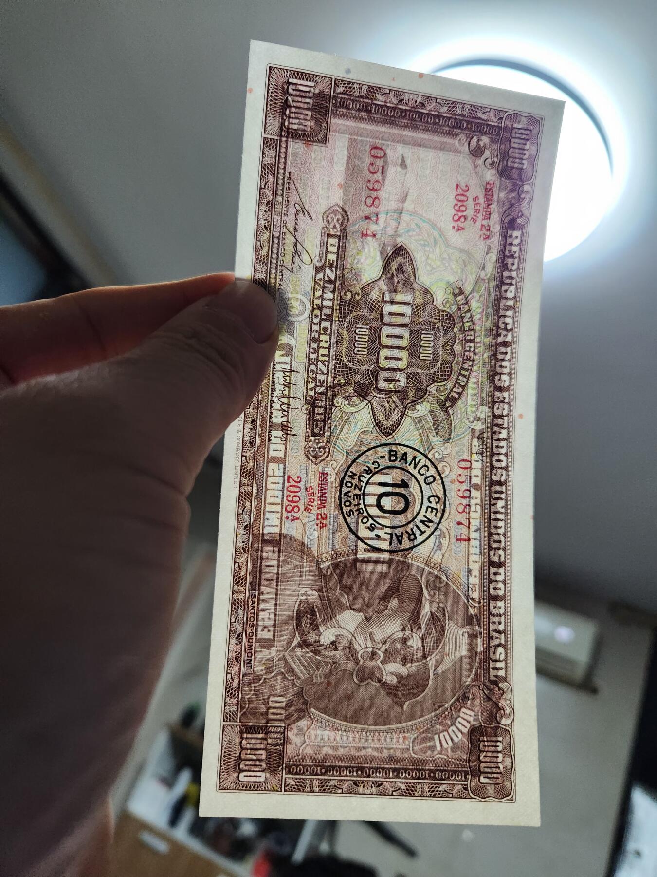 1月10号晚上8点 外国纸币自动截拍第82场 巴西1966-67年10000改10新克鲁塞罗 签名17 新品稀少