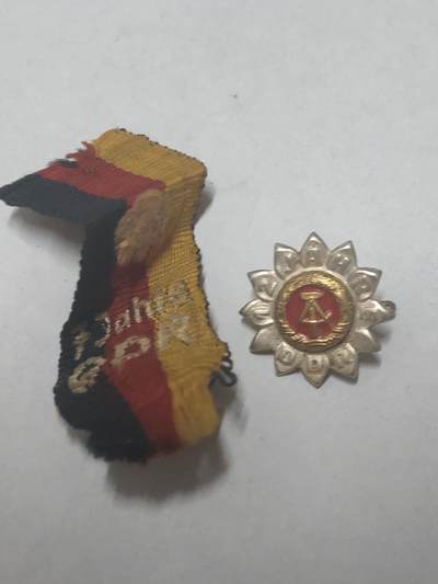 韵星假日拍卖第三十六期 -- Rimey Holidays Auction 36 - 民主德国成立七周年与成立十二周年纪念章一组