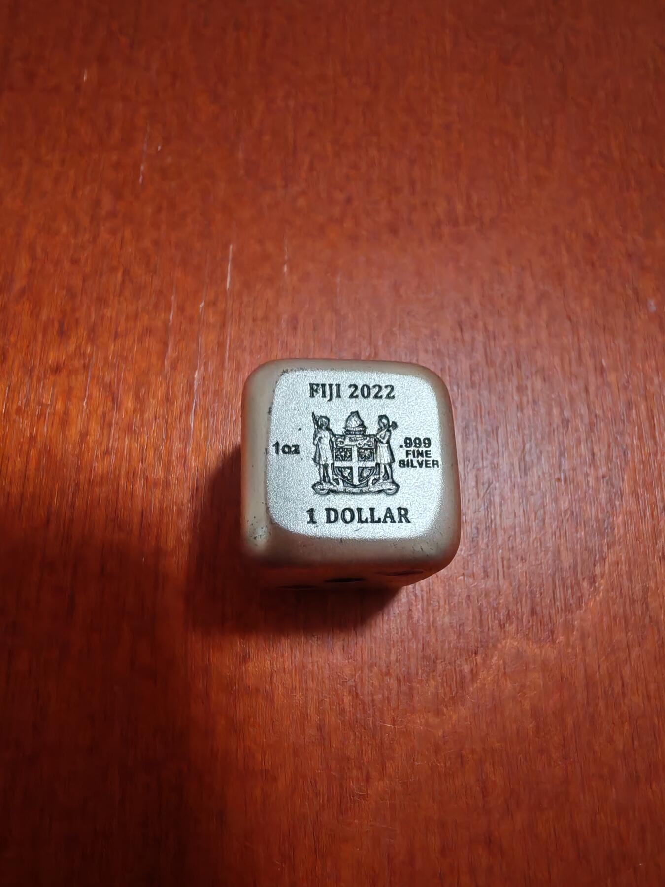 长老汇蛇年精选第九十三场拍卖 2022斐济虎年色子1元仿古彩色异形银币，1盎司999银，盒证全，888枚，网上200美金