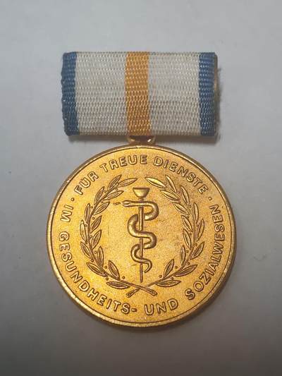 韵星假日拍卖第三十六期 -- Rimey Holidays Auction 36 - 民主德国金级卫生服务功绩奖章