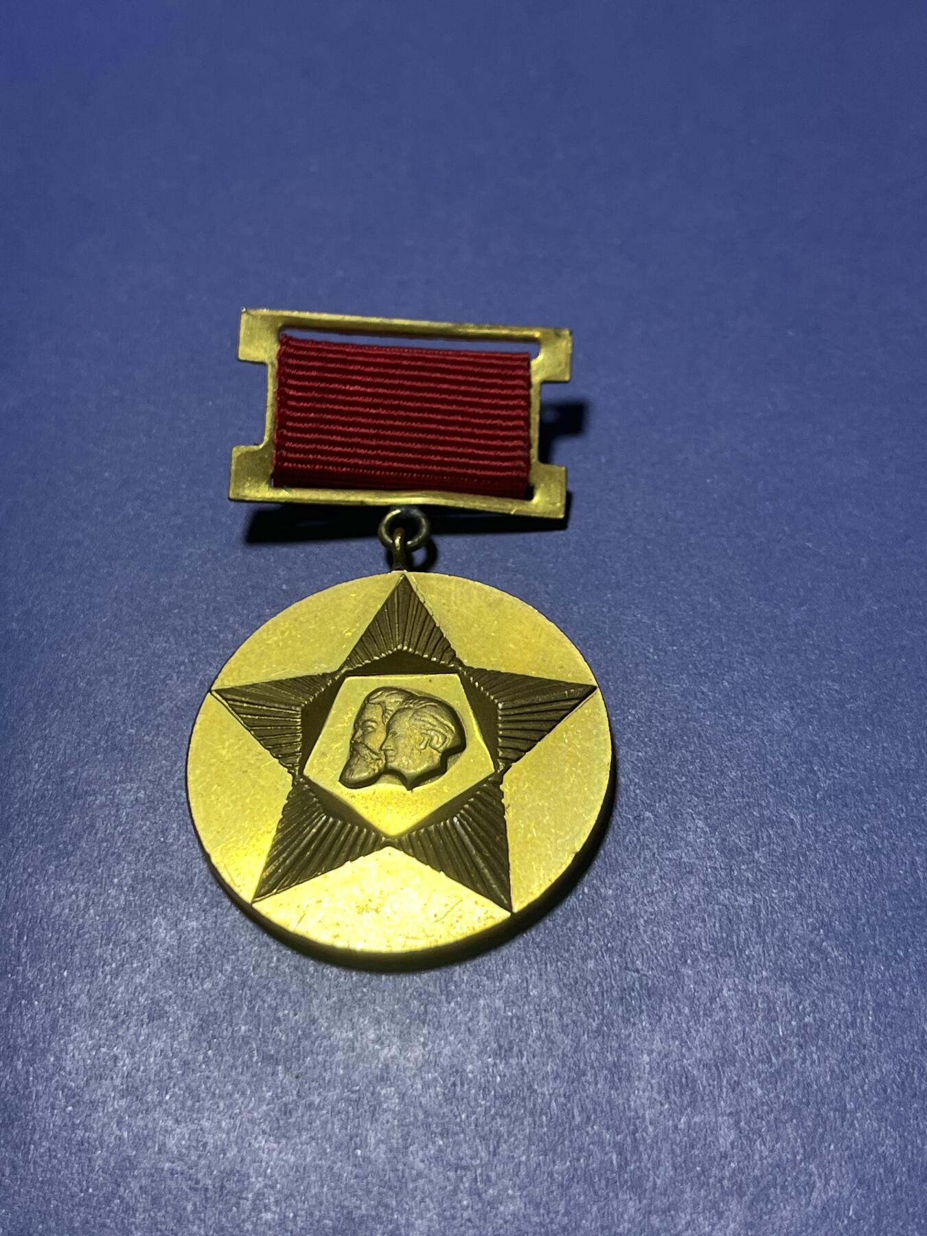 世界各国奖章纪念章徽章无底价拍卖