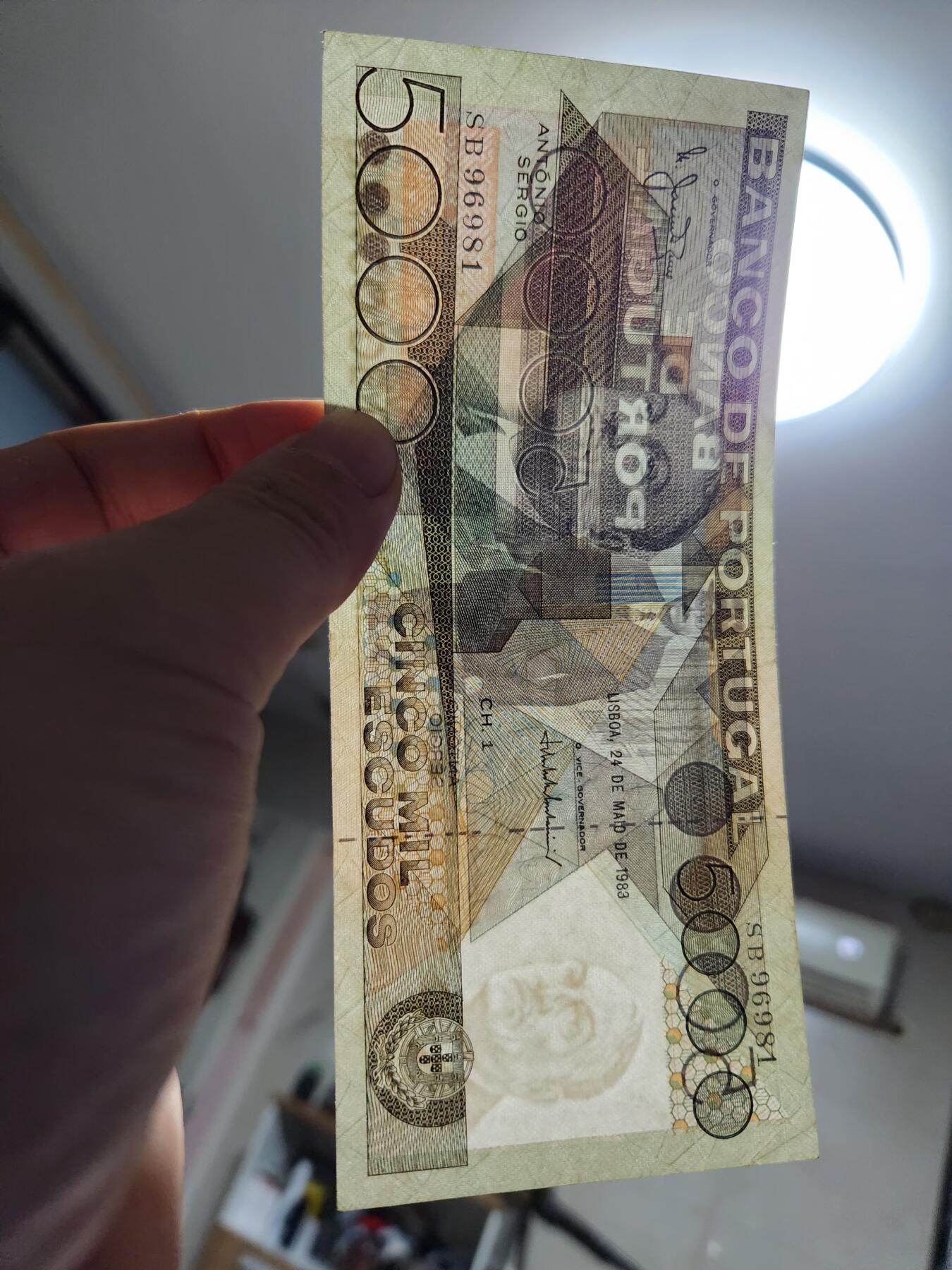 1月10号晚上8点 外国纸币自动截拍第82场 1983年 葡萄牙 首版 5000埃斯库多 纸币 近新极美品