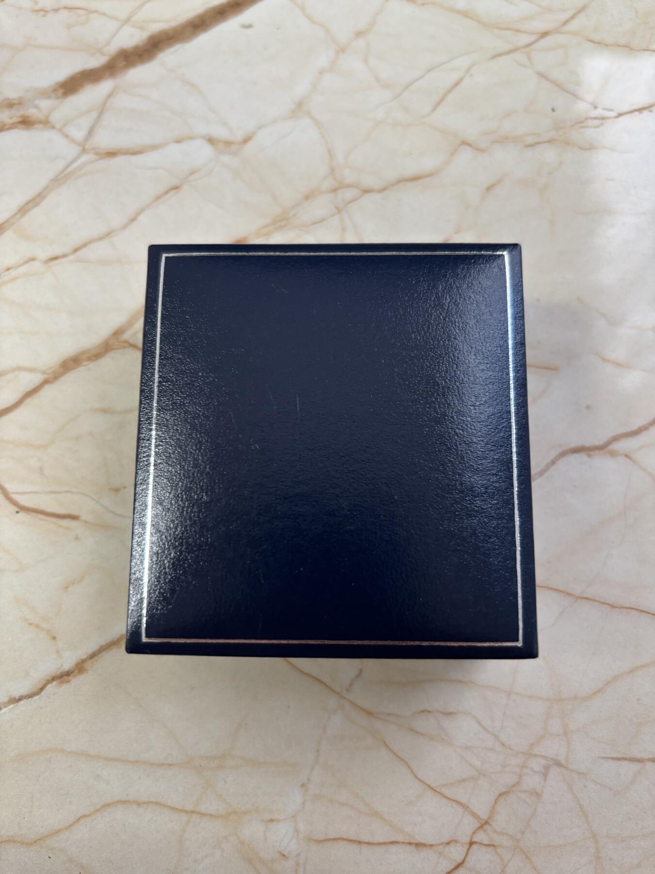 第187期拍卖 柬埔寨2004年图坦卡门金面具精制彩色纪念银币，999银，20克