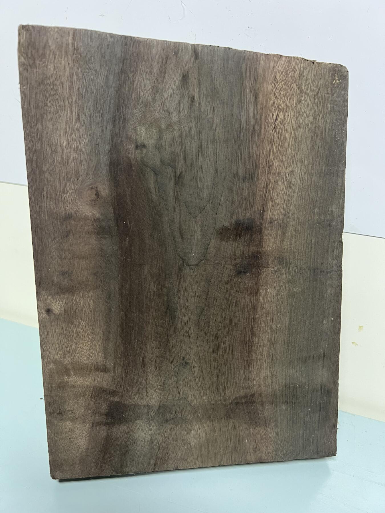 零元拍：NO10-6-1金丝楠 牌子料  氧化极佳呈现出紫铜一般的颜色。满金丝 果香满满 尺寸：21/15厚2.8CM