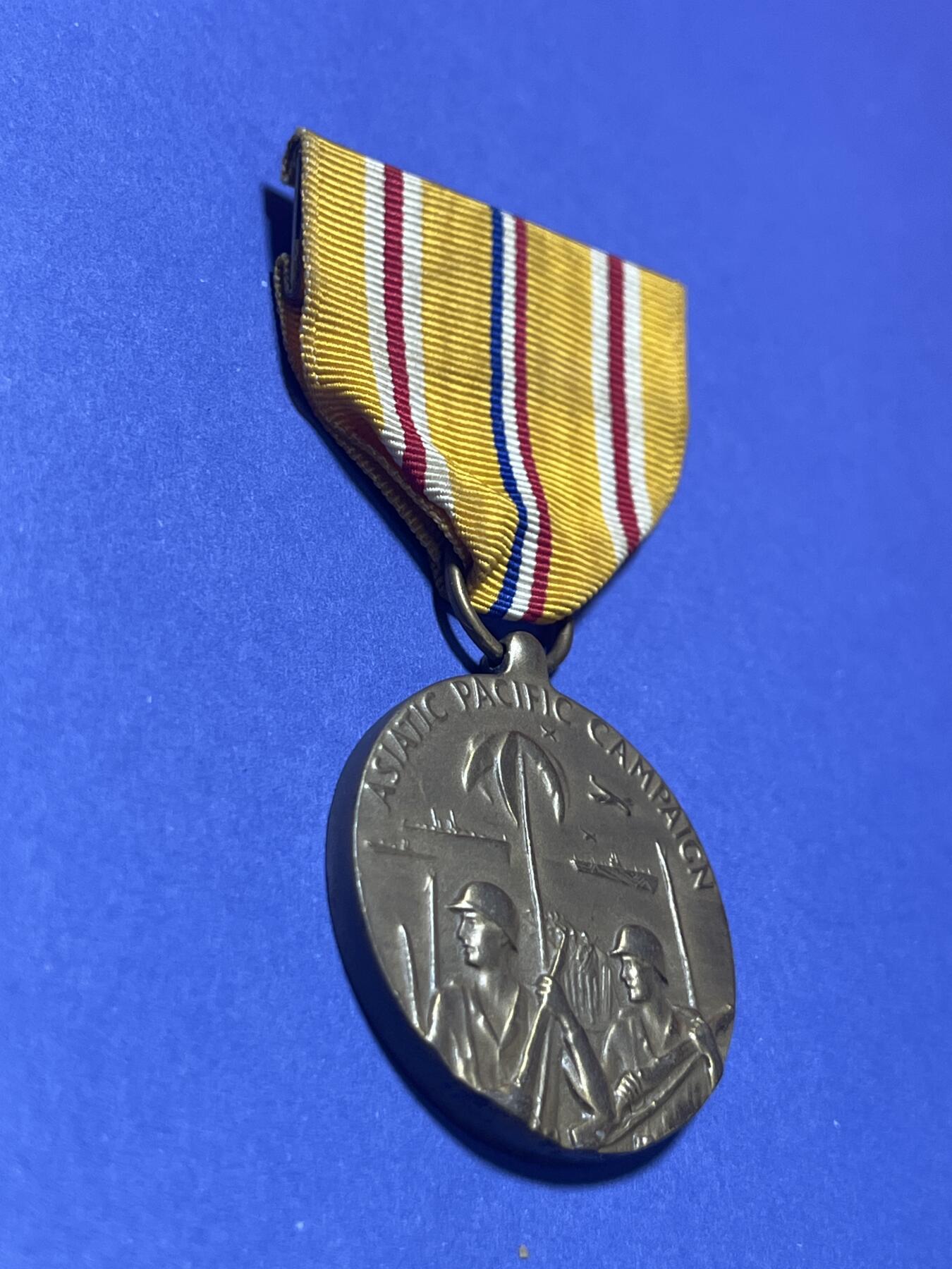 世界各国奖章纪念章徽章无底价拍卖