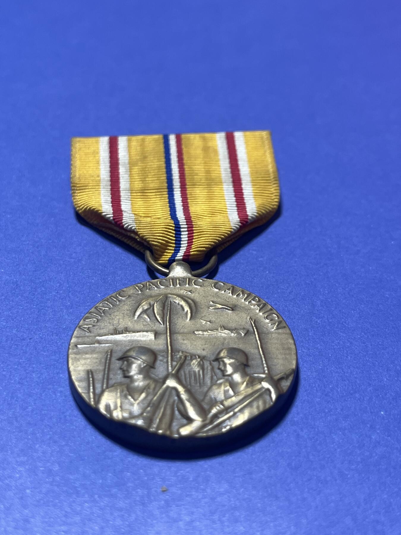 世界各国奖章纪念章徽章无底价拍卖