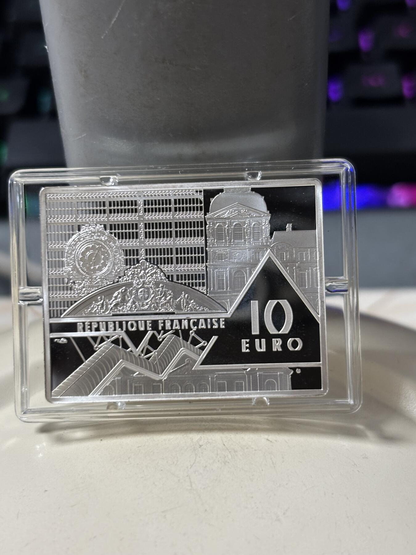 第187期拍卖   法国2020年博物馆杰作系列《神奈川冲浪里》纪念银币，900银，22.2克，发行3000枚，有轻微氧化