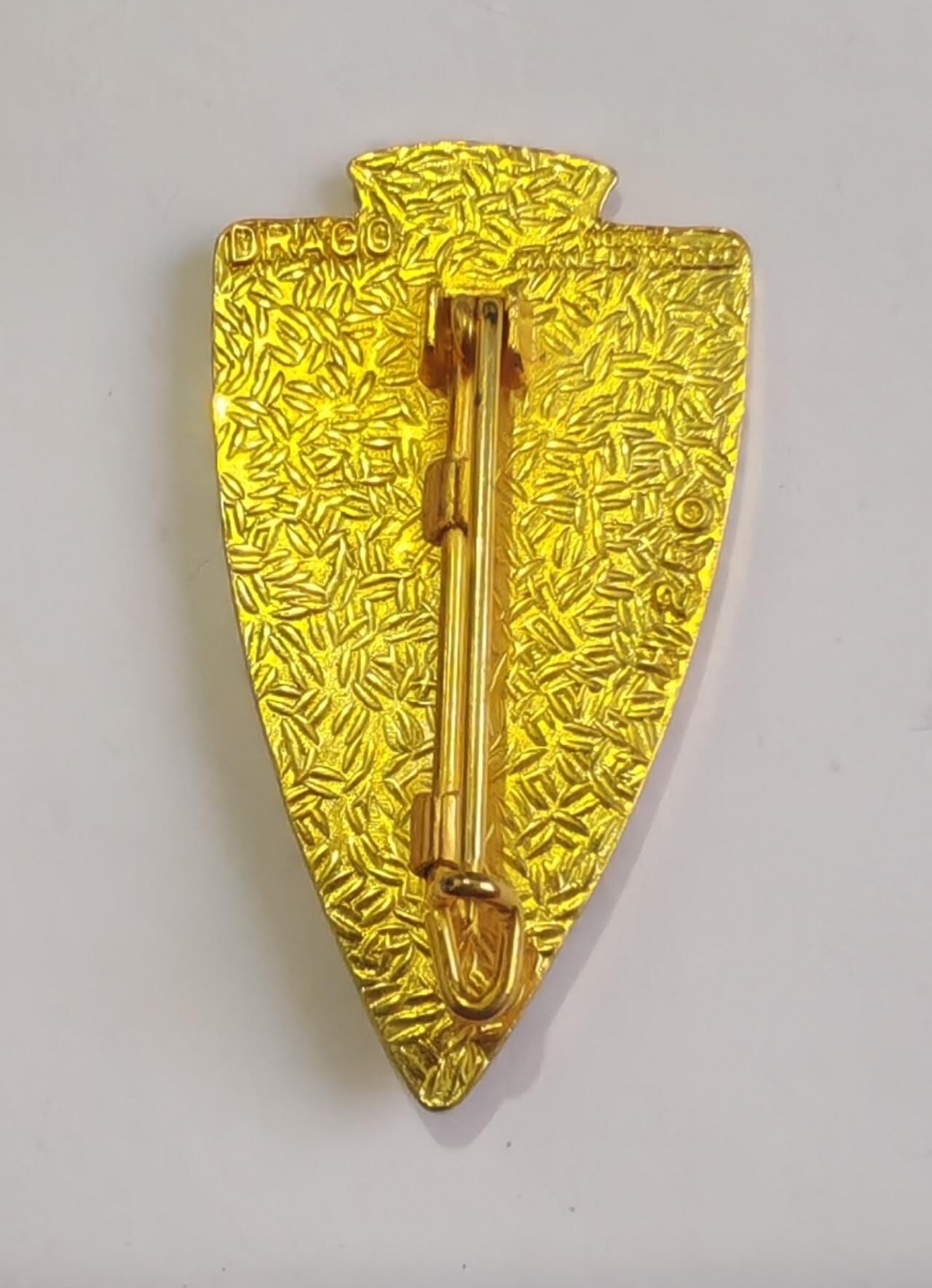 外国货币 法国外籍军团圭亚那工兵学校（École des Appelés du Génie de Guyane，EAG）的徽章也是欧洲航天发射中心所在地，EAG除军事训练外，还参与当地基础设施建设与航天中心的安保工程支援，是法国外籍军团在南美洲的重要军事教育节点。