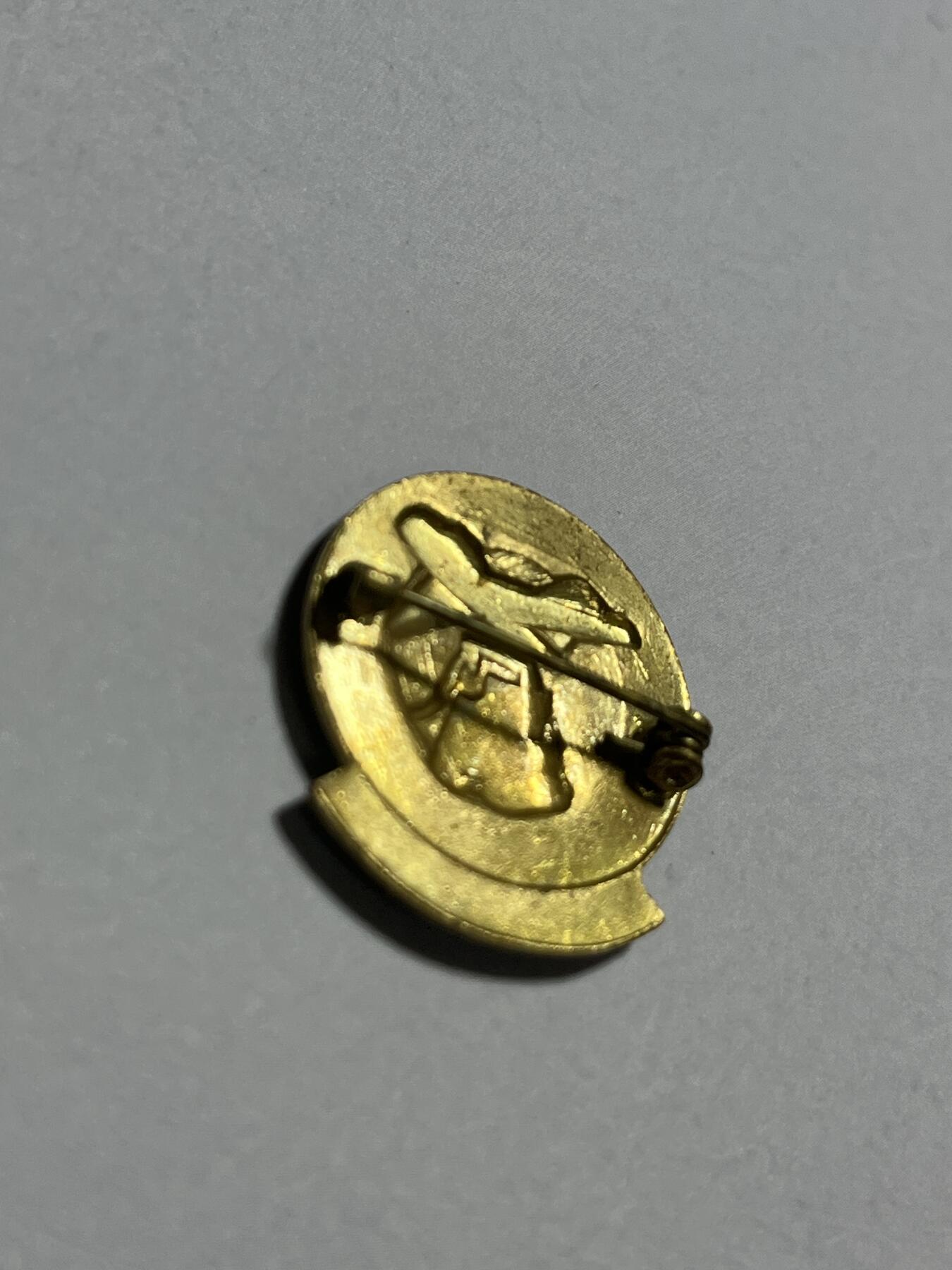 世界各国奖章纪念章徽章无底价拍卖