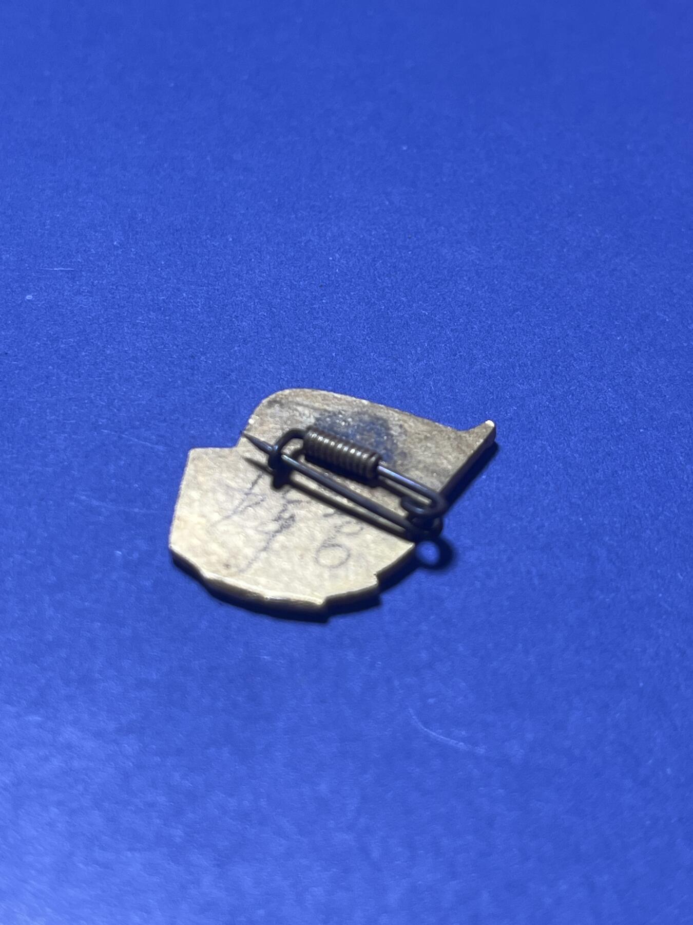 世界各国奖章纪念章徽章无底价拍卖