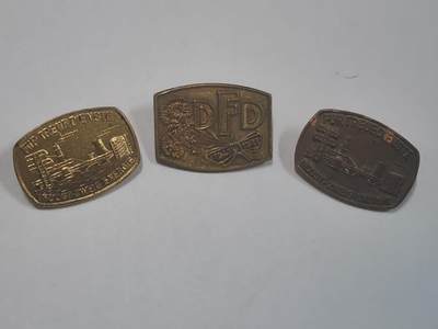 韵星假日拍卖第三十六期 -- Rimey Holidays Auction 36 - 民主德国徽章一组