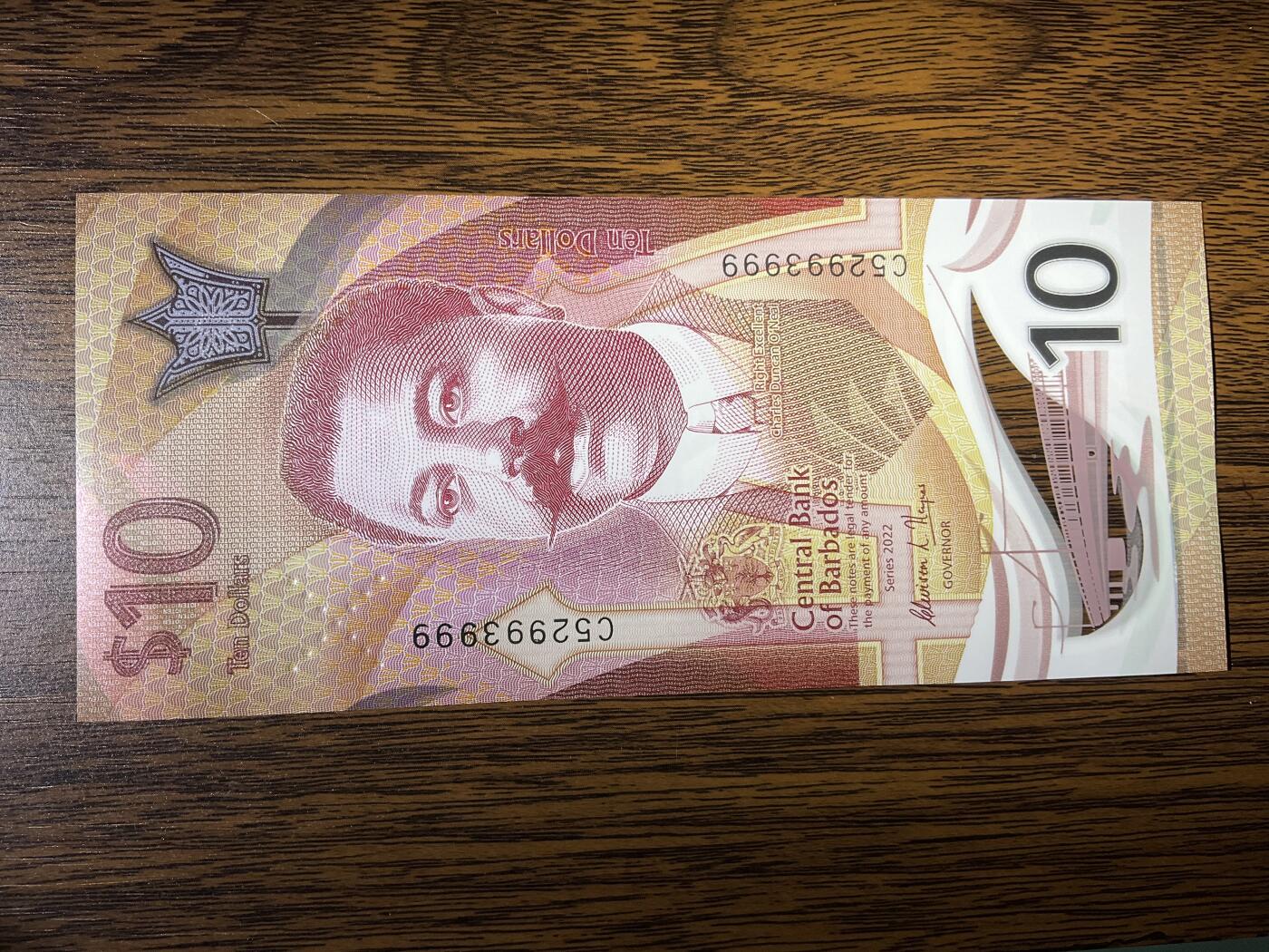 【礼羽收藏】🌏世界钱币拍卖第119期 巴巴多斯10$塑料钞2022首年A版首发C52冠，无47数2豹子999靓号(稀缺币种)绝品