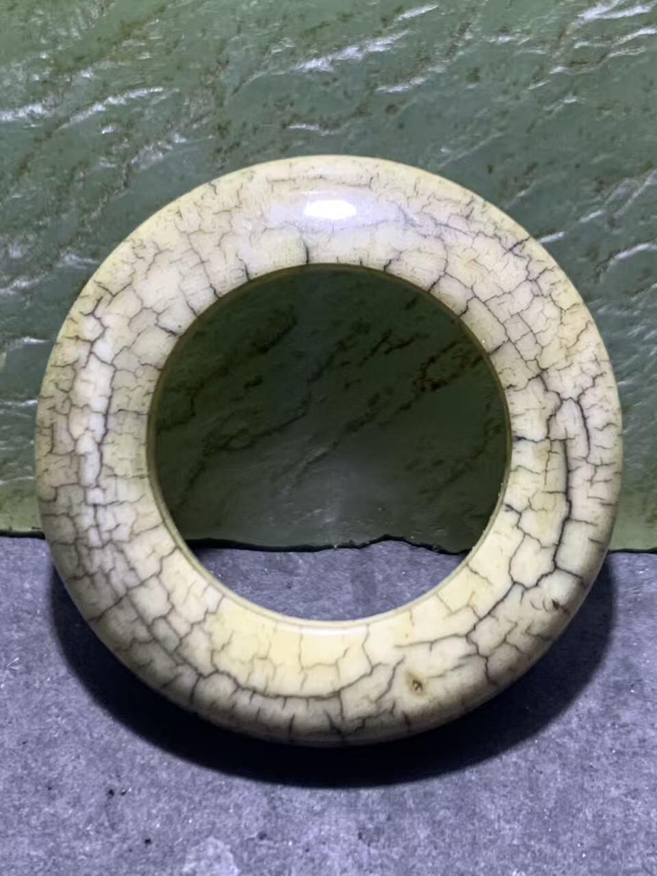 精美骨圈戒指，（跑环，卡环）一个，