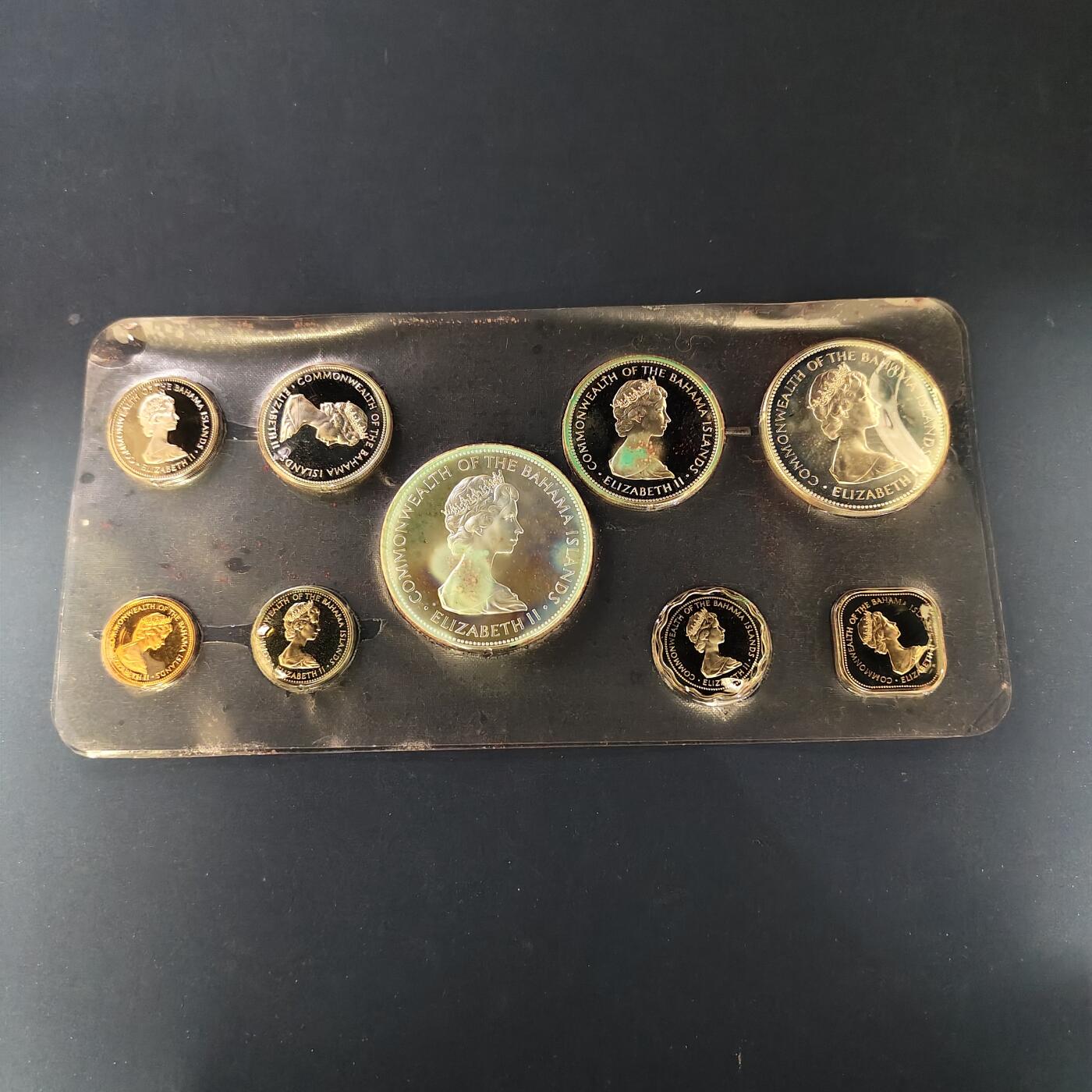 【全场包邮】纯粹捡漏拍493场 巴哈马1972年女王版官方精制套币-含4枚银币高银银币【40.12克+28.8克+18.14克+10.37克，纯银价约1558元（按18元银价折算）】-盒证全