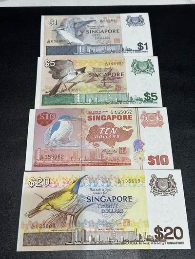《外钞收藏家》第六百零一期（畅拍场）（本平台长期征集拍品、欢迎藏友们联系合作） - 新加坡鸟版1/5/10/20元4张小套（UNC品相的不多见了） 全新轻微潮