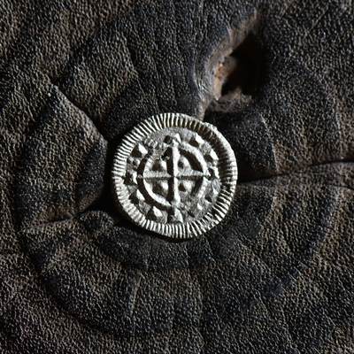 【良泉】【春节前最后一场】2月5日晚19.30点开拍！208组，本场结束后预存钱币的朋友请告知，将连同本场拍品一起邮寄，预祝诸位春节愉快！ - 公元1131-1141年【中世纪】匈牙利，阿尔帕德王朝国王——贝拉二世 第纳尔【微型】银币，0.24克