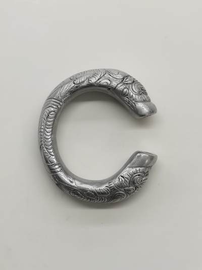 博洋堂世界钱币拍卖第156期（全场包邮） - 民国苗族手镯，107克，材质不明