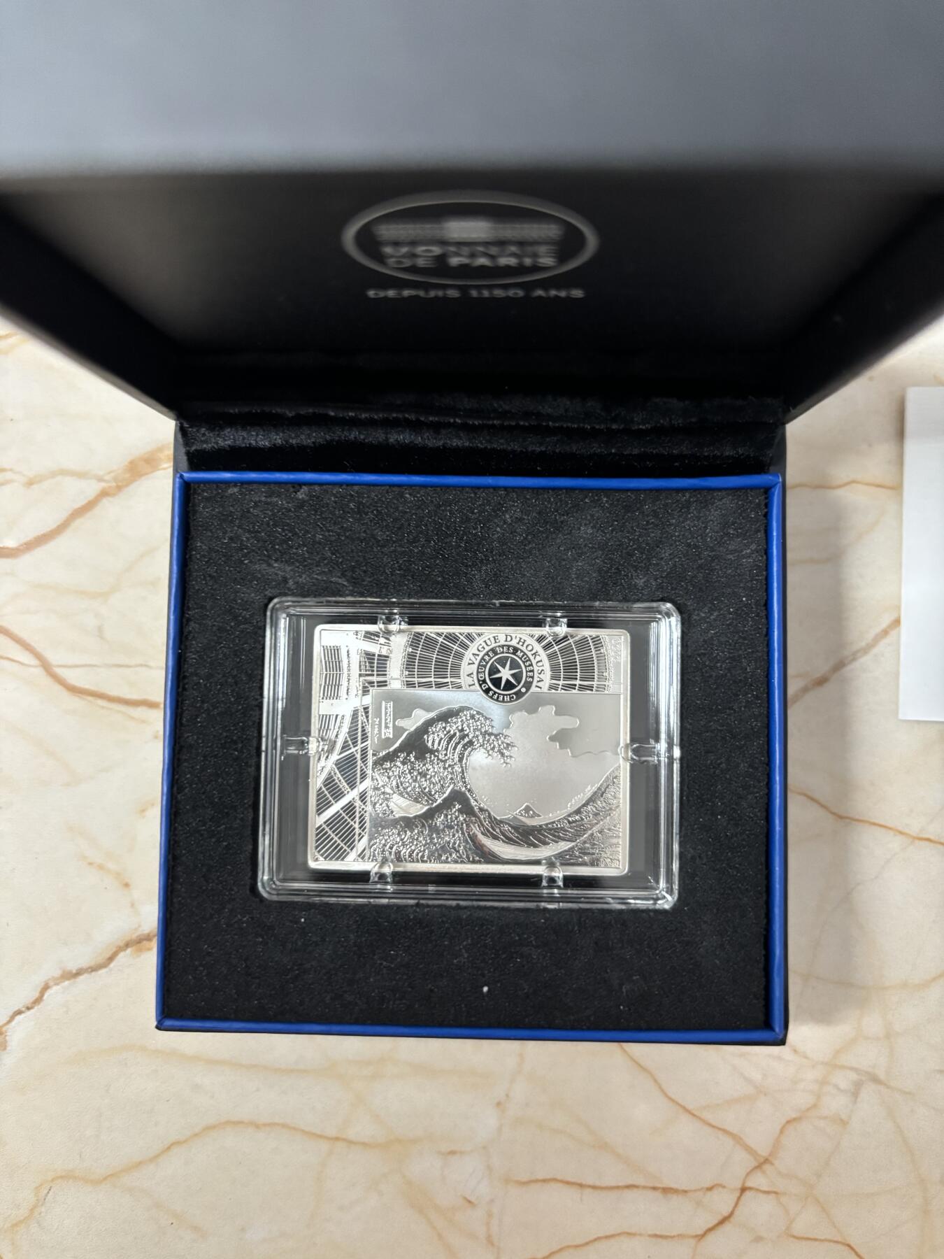 第187期拍卖   法国2020年博物馆杰作系列《神奈川冲浪里》纪念银币，900银，22.2克，发行3000枚，有轻微氧化