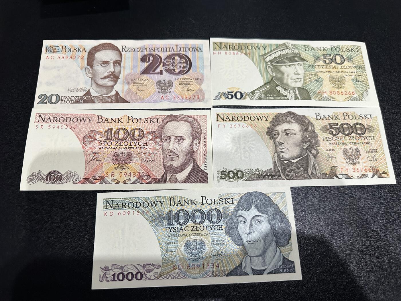 《外钞收藏家》第六百零一期（畅拍场）（本平台长期征集拍品、欢迎藏友们联系合作） 波兰老版本20/50/100/500/1000兹罗提5张小套	UNC 20面额 不太绝