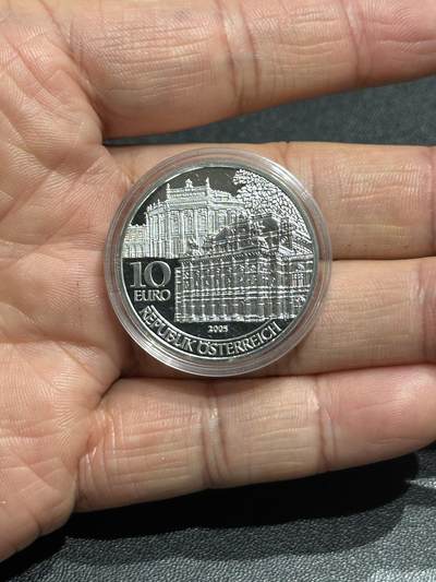 《外钞收藏家》第六百零一期（畅拍场）（本平台长期征集拍品、欢迎藏友们联系合作） - 奥地利2005年10欧元精制银币（国家歌剧院重开50周年纪念，16g925银）