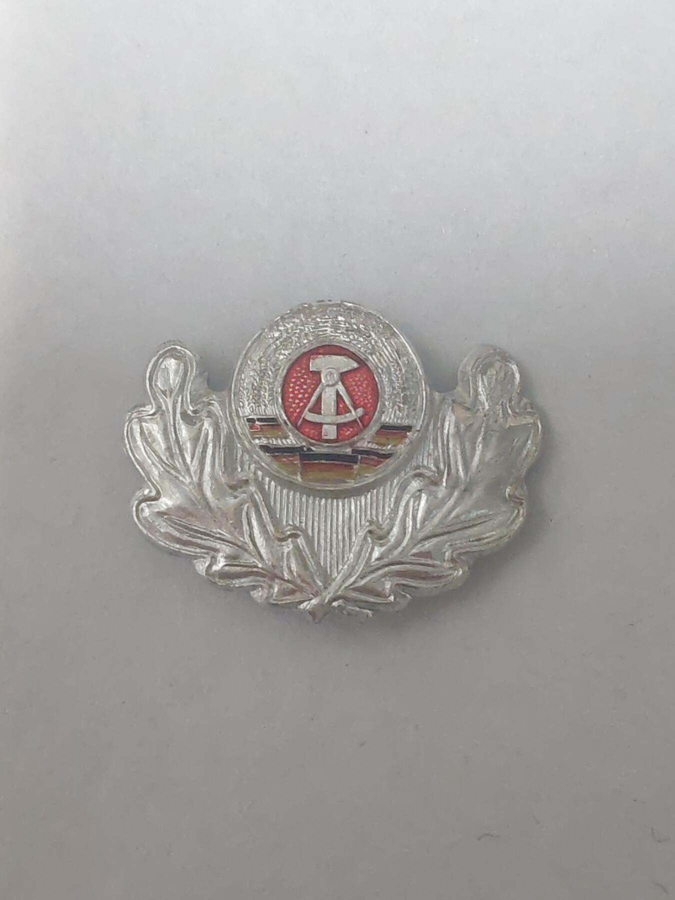 韵星假日拍卖第三十六期 -- Rimey Holidays Auction 36 民主德国帽徽