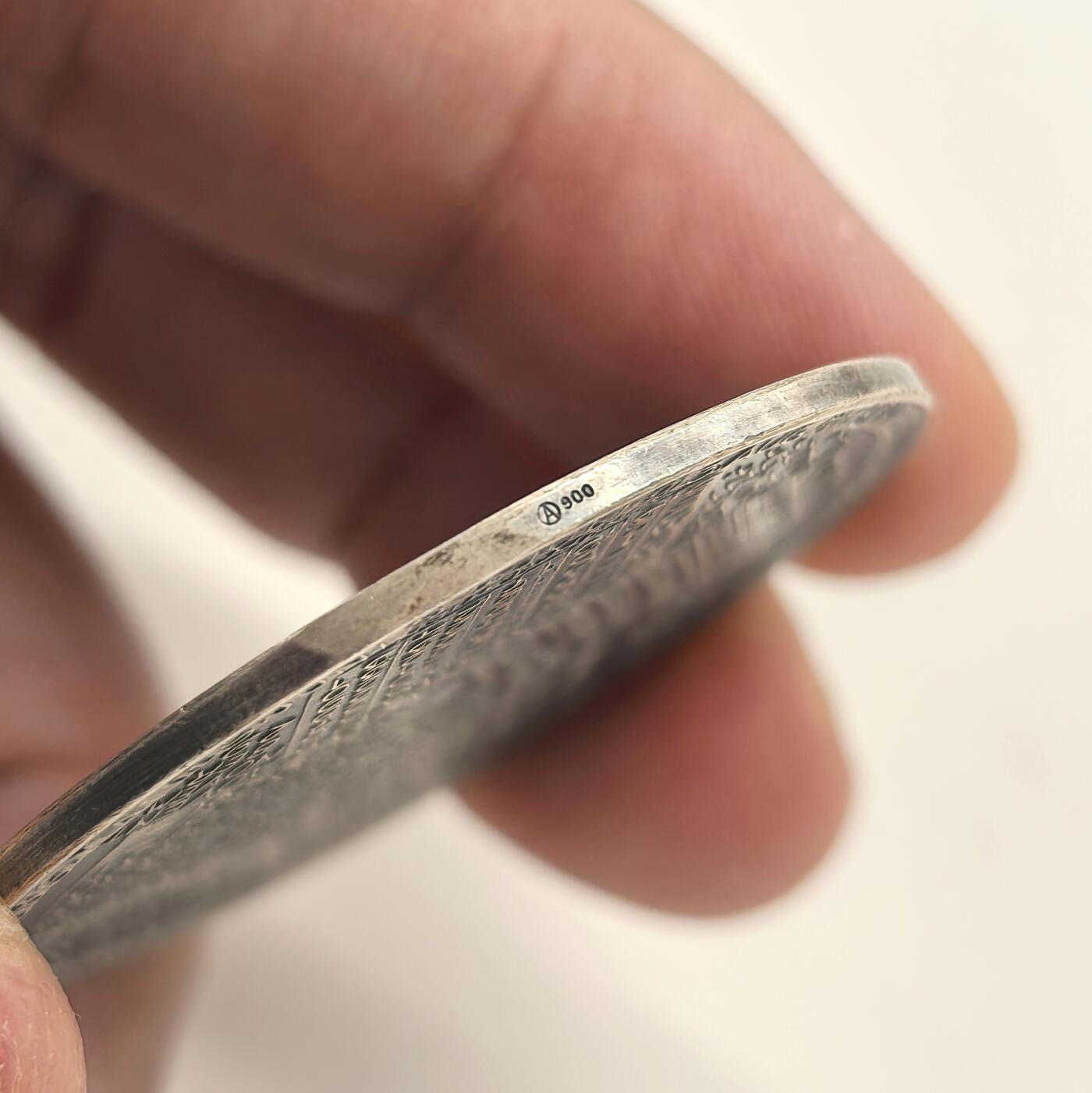 博洋堂世界钱币拍卖第156期（全场包邮） 1936年奥地利日历大银章，直径40mm，边缘900银标，UNC品相