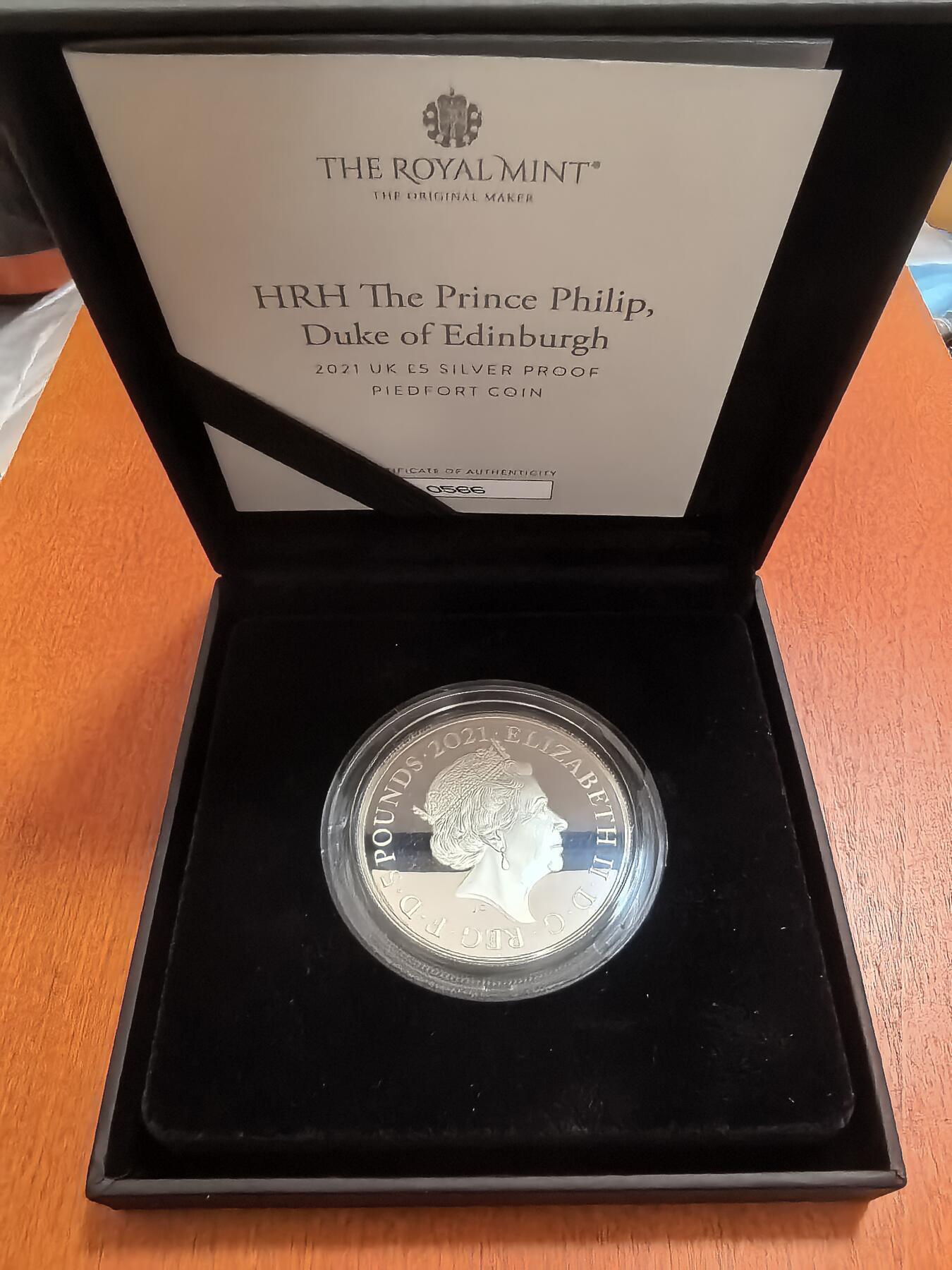 长老汇蛇年精选第九十三场拍卖 2021英国爱丁堡公爵菲利普亲王逝世5英镑精制加厚银币，56.56克925银，盒证全，1750枚