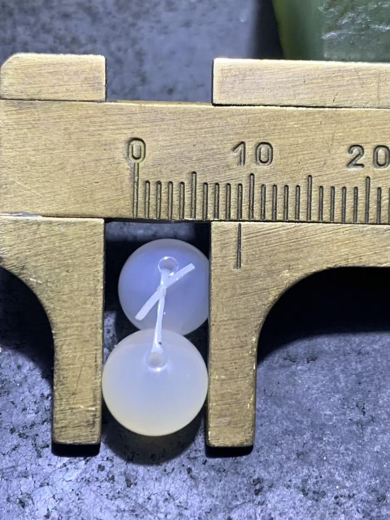 放福利精美荔枝冻腰珠一对，