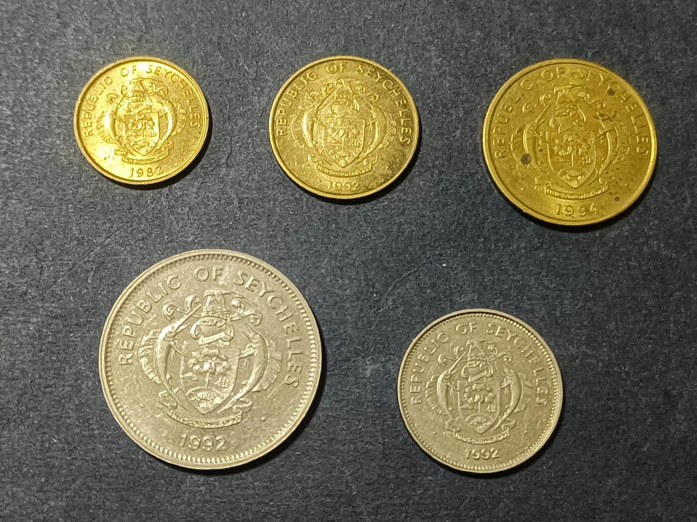 【游宝包邮场】蛇年第106期 纸钞硬币卡牌综合场[二] 塞舌尔🇸🇨 套币