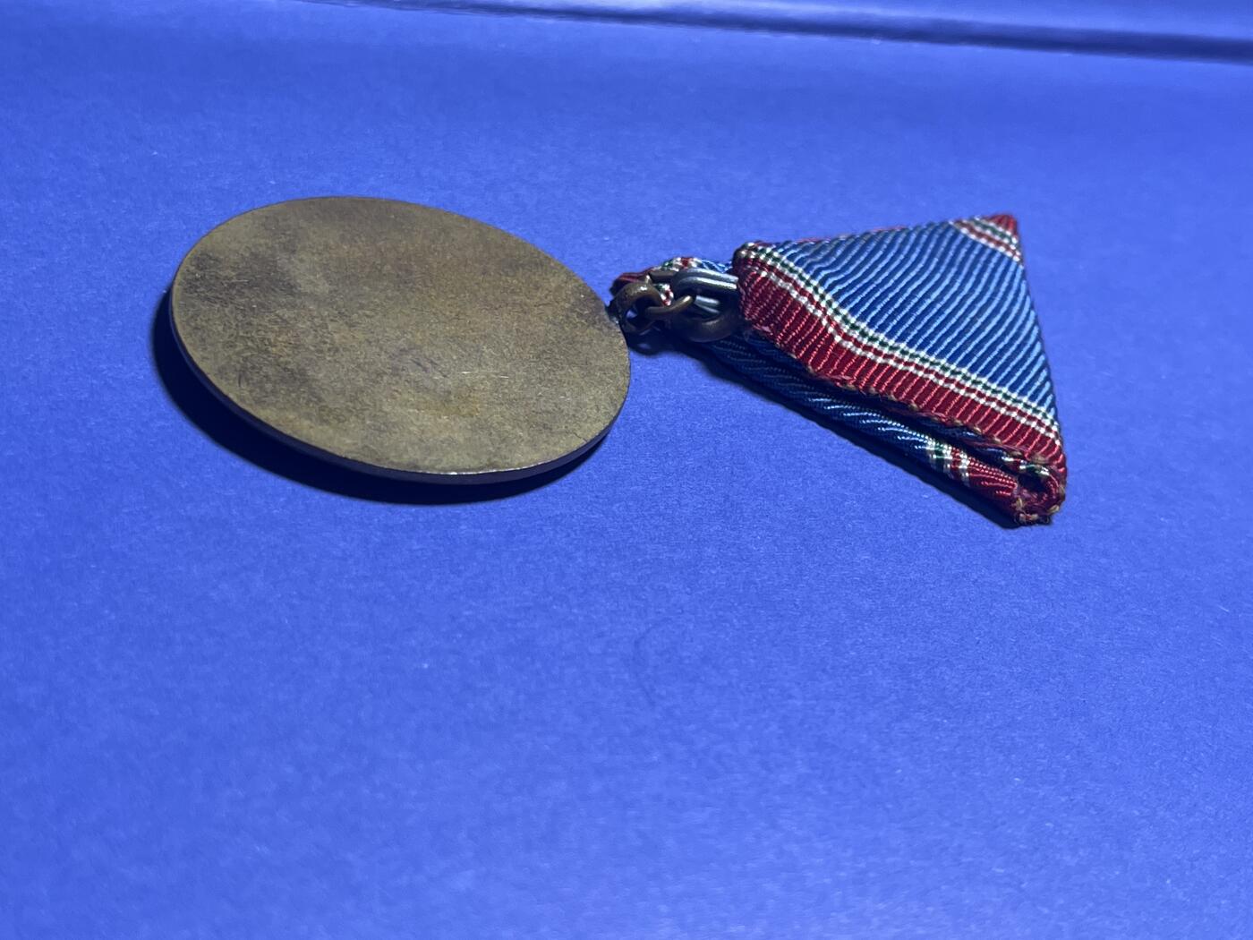 世界各国奖章纪念章徽章无底价拍卖